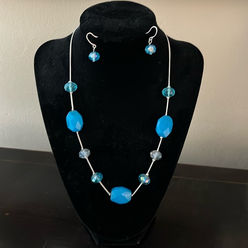 Matching Neckless & earrings set bright blue silver tone chain costume jewelry